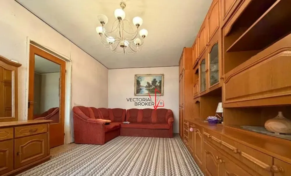 Teiul Doamnei apartament decomandat etaj 6/8 bloc reabilitat termic