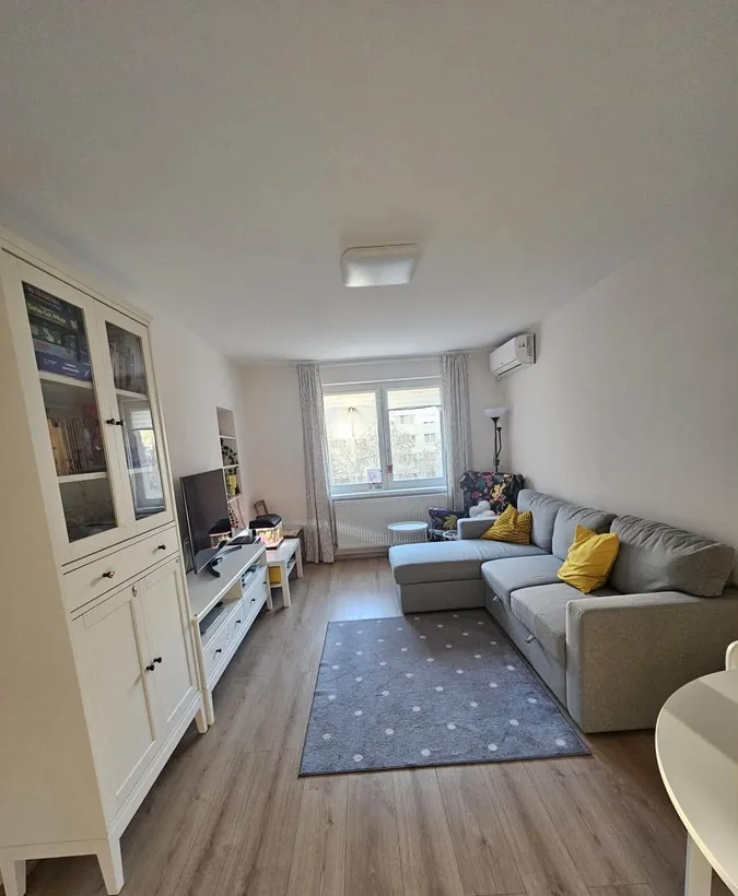 Drumul Taberei Apartament cu 3 camere si 2 bai centrala termica si ac