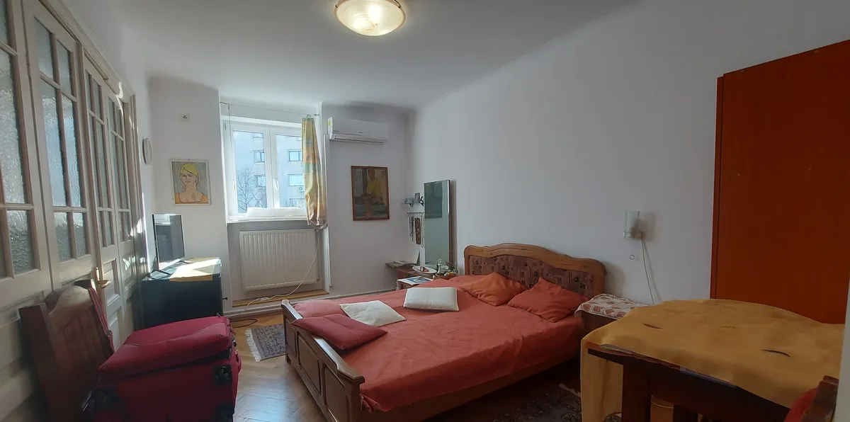 Piata Unirii Curtea de Apel apartament 5 camere centrala proprie