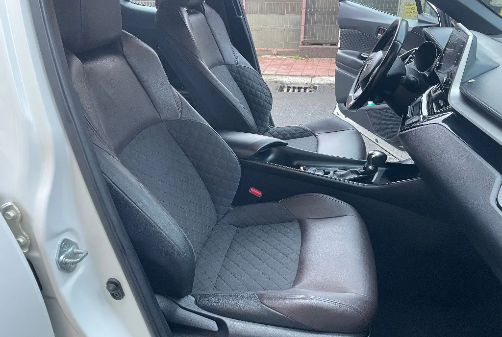 TOYOTA C-HR fab 2021 motor 1800 Hybrid 102000 km 17 800 eur