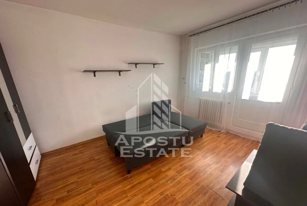 Apartament 2 camere de vanzare etaj 3 zona Sagului