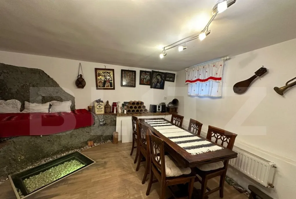 Casa de lux renovata cu priveliste spectaculoasa in in