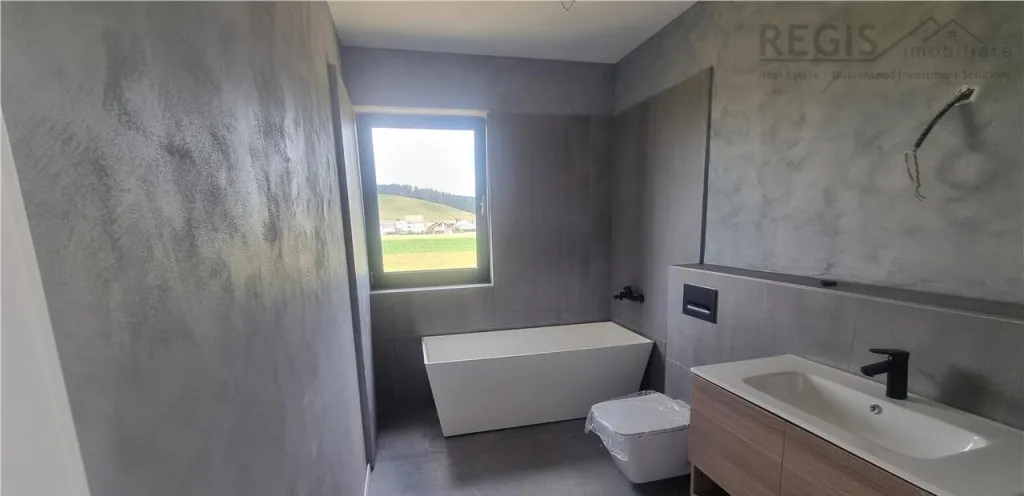 Vila de 5 camere zona Sanpetru Brasov