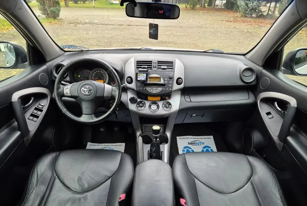 Toyota RAV 4 4x4 2006 2 2 D-AD 136 CP / RATE fara avans 4 990 eur