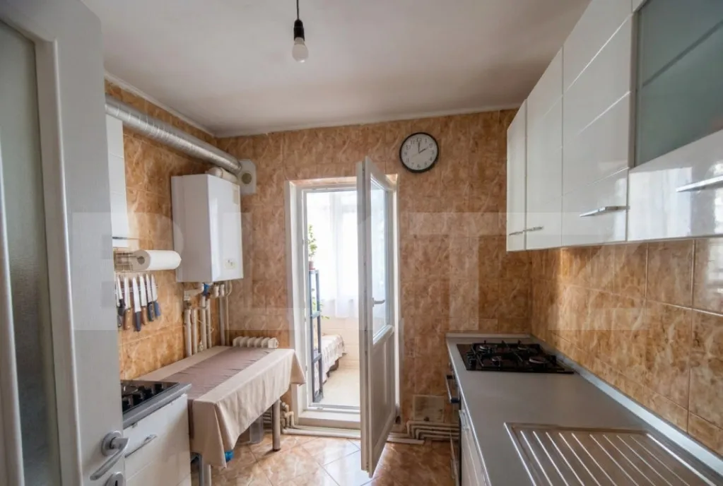 Apartament 3 camere 58 mp zona Alexandru cel Bun