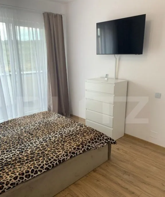 Finisaje de lux 2 camere lift orientat Sud parcare zona