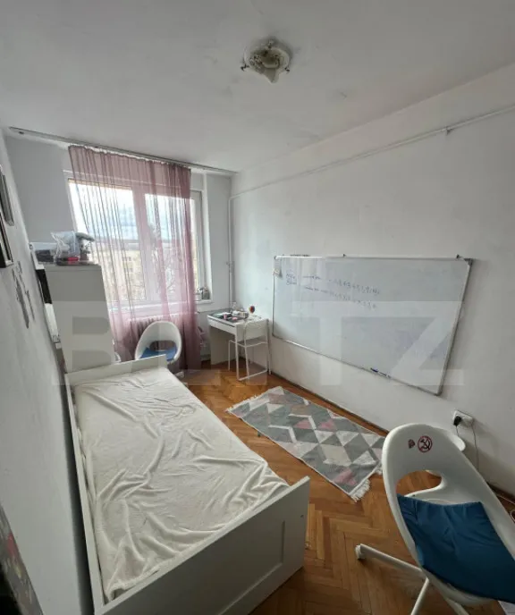 Apartament 3 camere semidecomandat 54 mp balcon orientar