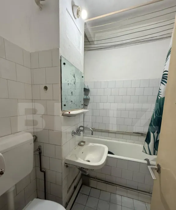 Garsoniera zona Noua etaj intermediar centrala proprie bo