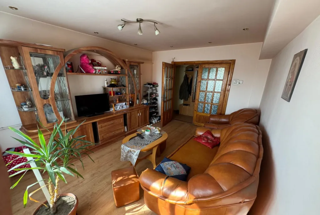 Apartament 3 camere decomandate et 4 Craiovita Noua