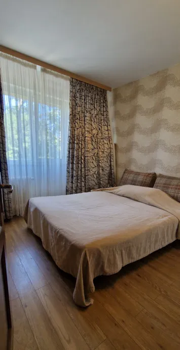 Apartament 3 camere 67 mp etaj 1/4 zona Rovine