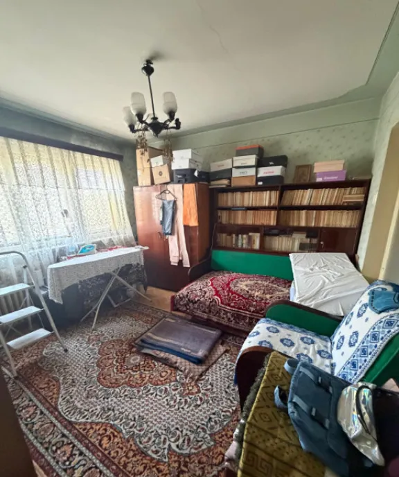 Apartament 73mp cu 3 camere decomandat 1 Mai vizavi de Spit