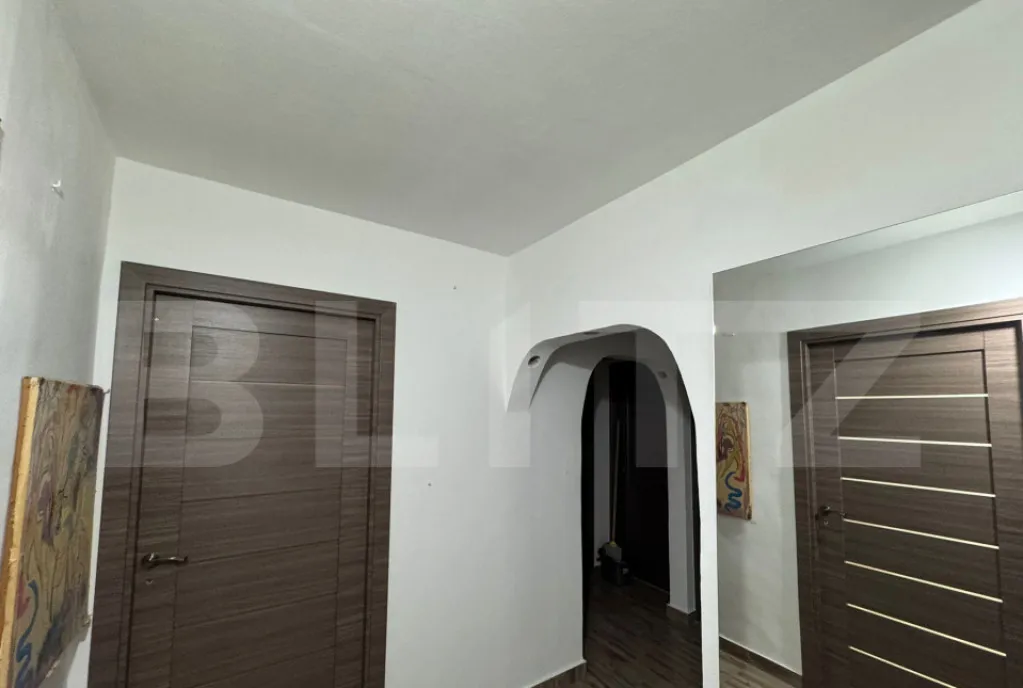 Apartament 3 camere decomandat 2 bai 75 mp total Brazda