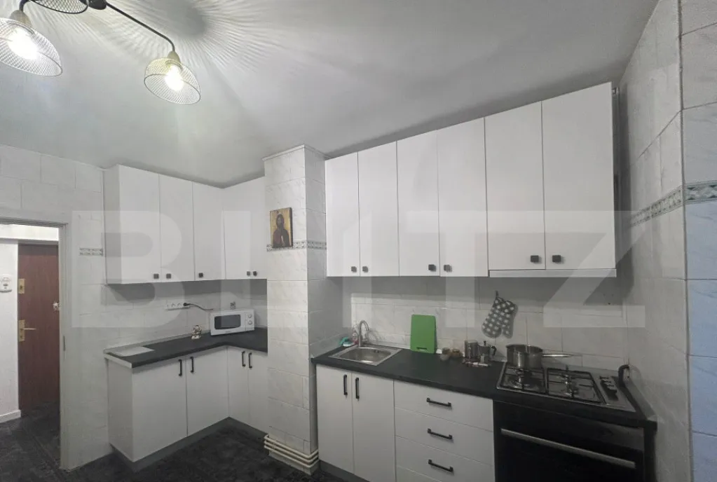 Apartament 3 camere 83 21 mp totali Calea Bucuresti Unive