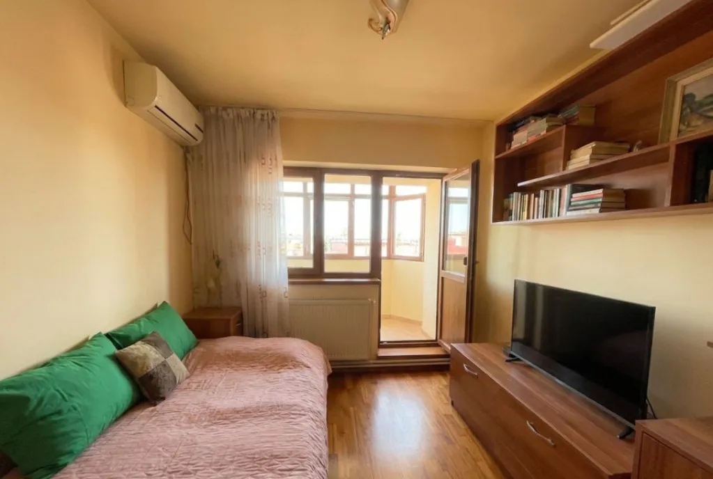 Apartament decomandat 4 camere 97 83 mp zona McDonald s
