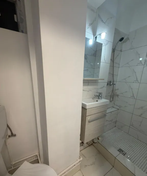 Apartament 4 camere 90 mp Bloc 4 etaje cu Lift - Centru