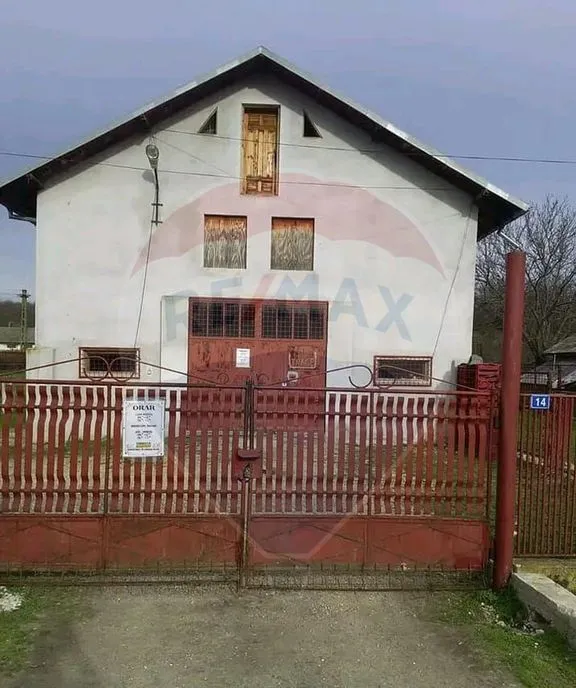 Teren intravilan si constructii in comuna Dragodana sat Burduca