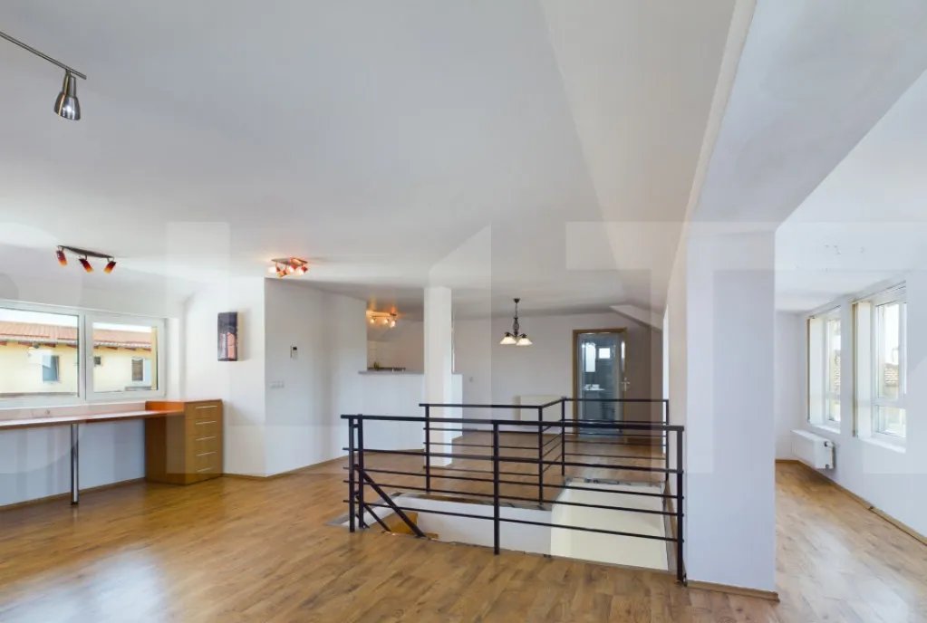 Apartament 4 camere 150 77 mp zona Girocului