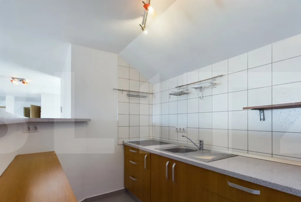 Apartament 4 camere 150 77 mp zona Girocului