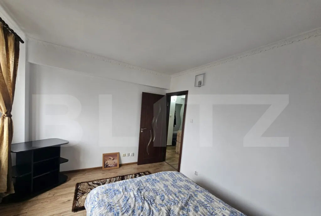 Apartament 3 camere et 3 87 mp zona Craiovita Aristizza