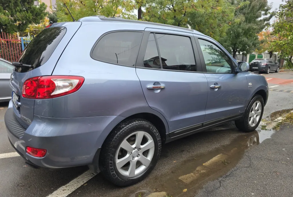 Hyundai Santa Fe 150 000km 2 2d 4x4 2006 7 LOCURI 3 990 eur