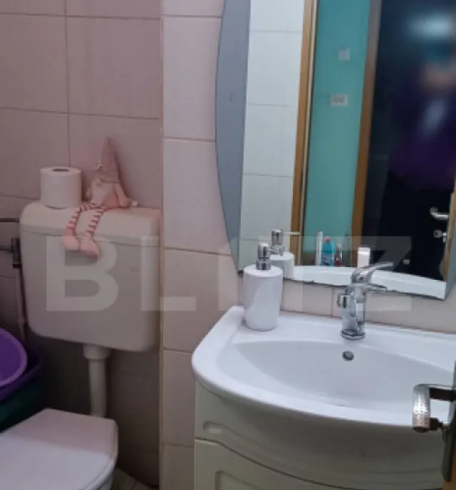 Apartament 2 camere curte proprie si parcare - zona ext