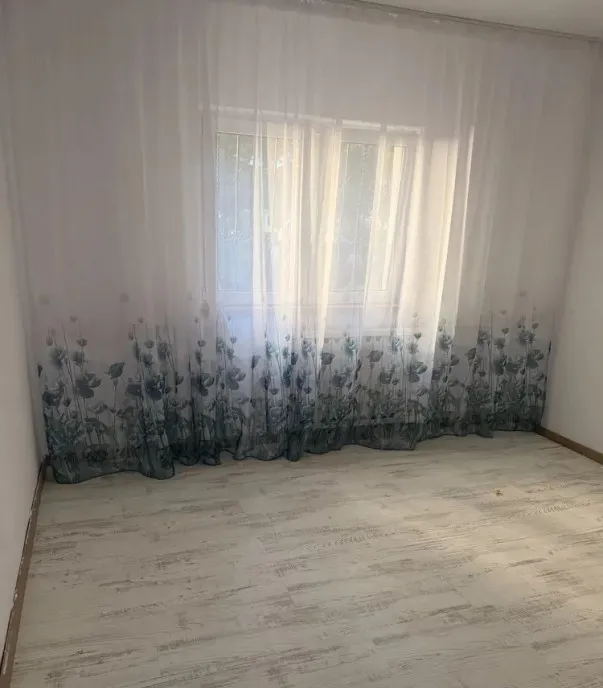 3 camere Nerva Traian Timpuri Noi