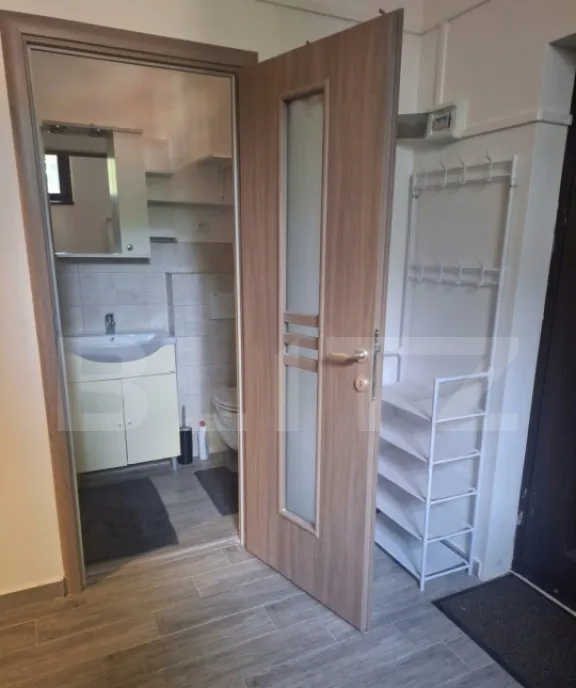 Apartament 32 mp Mansarda De Vanzare Ideal pentru Lo
