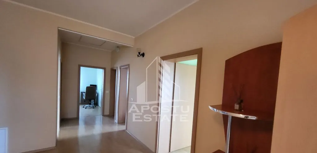 Casa cu 7 camere si garaj Dumbravita