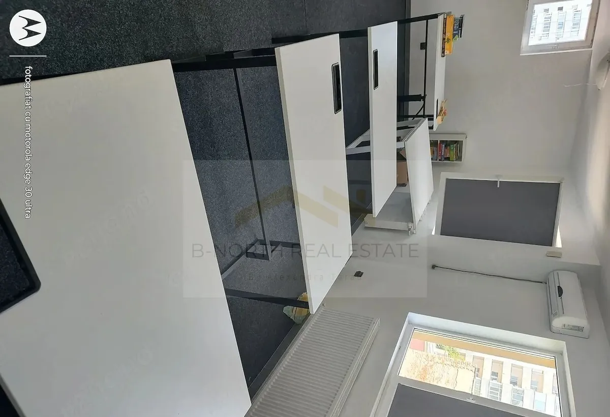 Spatiu de inchiriat 220 mp Mall Vitan Ideal birouri / cabinete / showroom