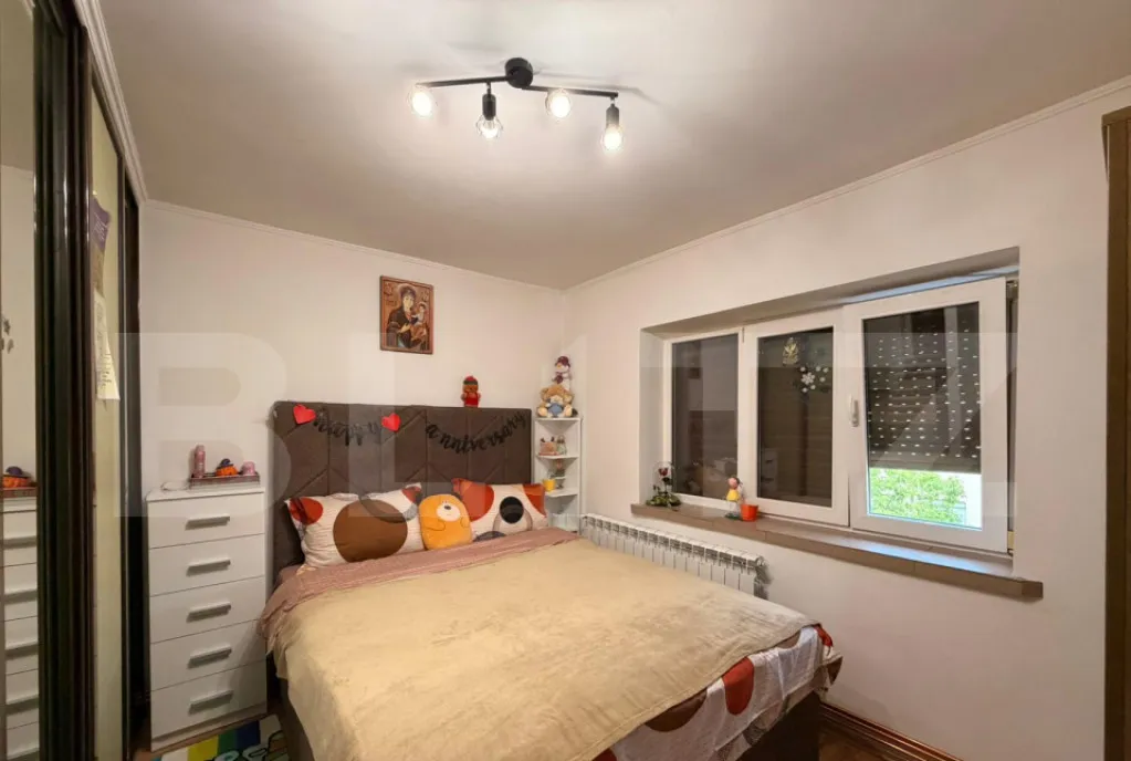 Apartament 2 camere decomandat 49 03 mp bloc monolit zona