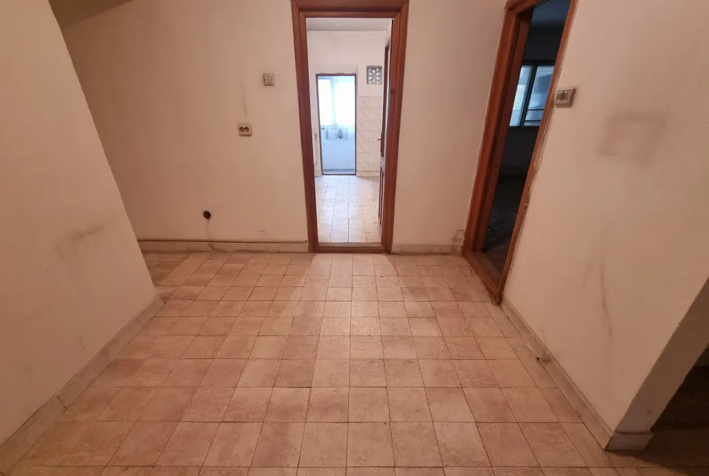 Apartament 3 camere decomandate foarte spatios Stefan cel