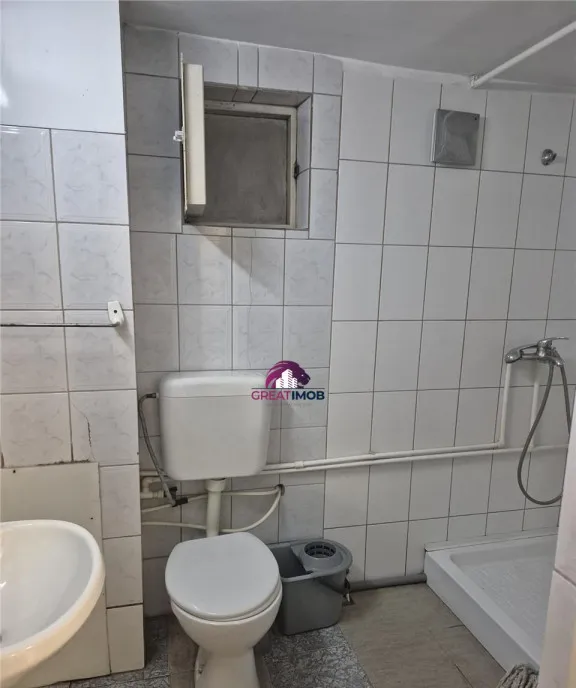 Loc 238 n camer 259 -- 160 eur/lun 259 Tot inclus Metr