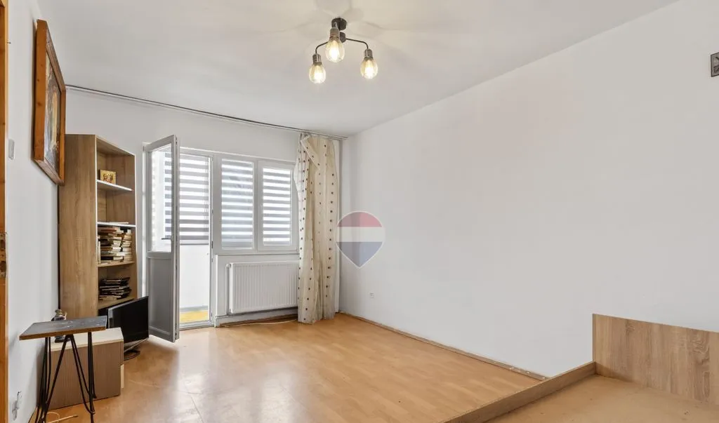 Apartament cu 2 camere decomandat de vanzare in zona Fortuna