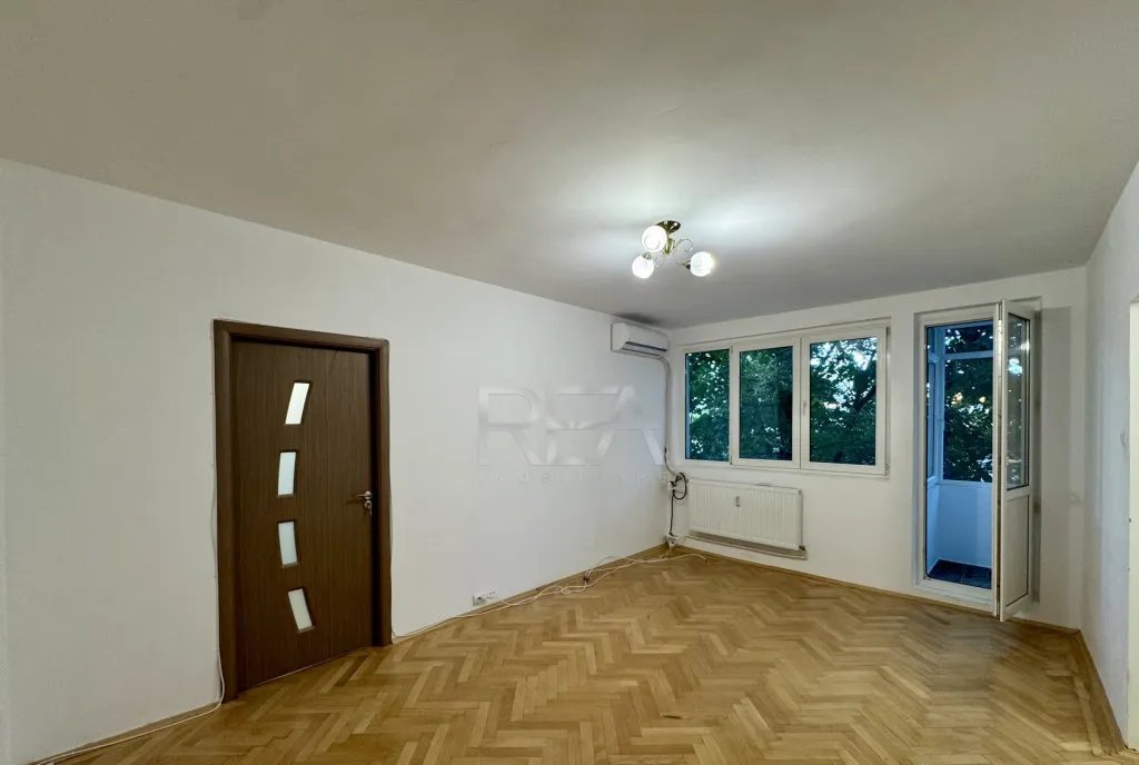 2 camere renovat vedere pe spate Mihalache