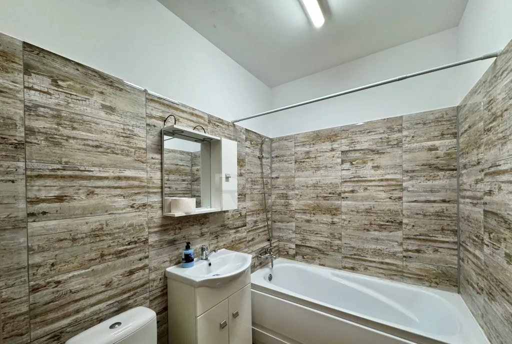 2 camere renovat vedere pe spate Mihalache