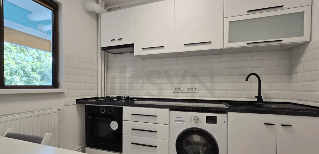 2 Camere l De l 1 Mai