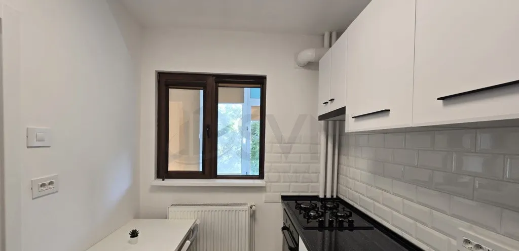 2 Camere l De l 1 Mai