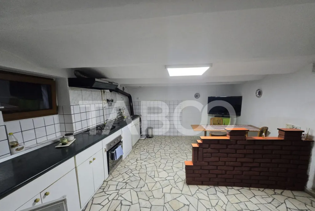 Casa de vanzare 120mp 4 camere si curte 1310mp G