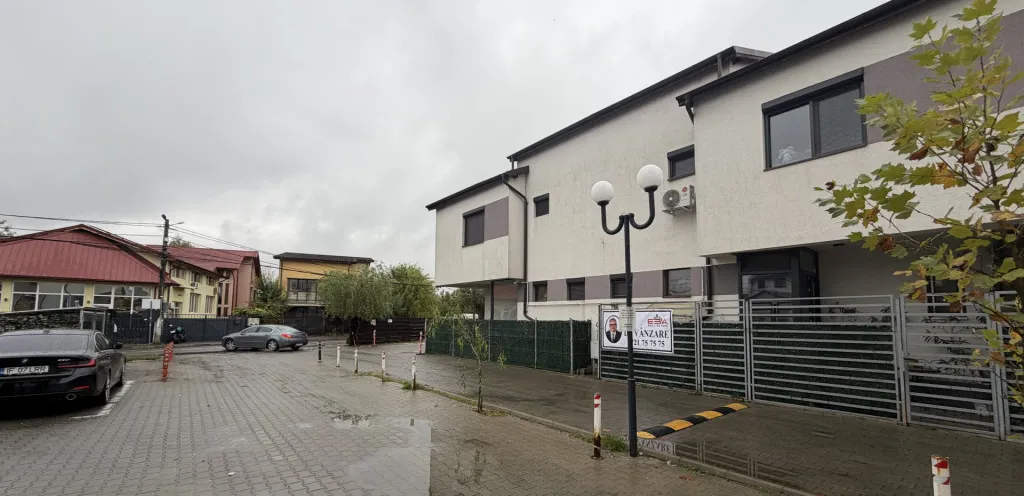 Vila de vanzare Crinului Rosu 155 mp super pret