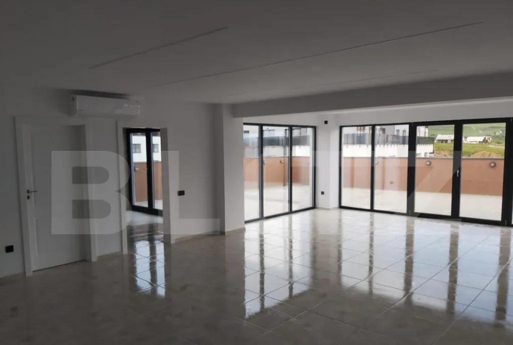 Casa zona rezidentiala 480 mp teren zona Ipot