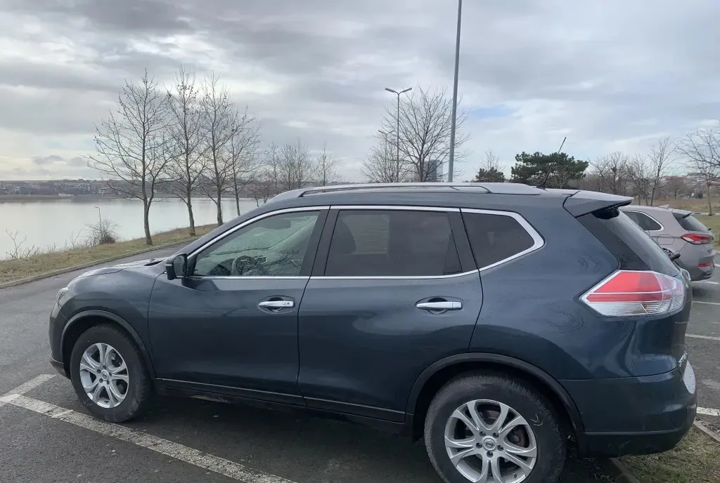 Nissan X-Trail 2015 Marine Blue metalizat perlat An 24 11 2015/ 193 500 km 9 800 eur