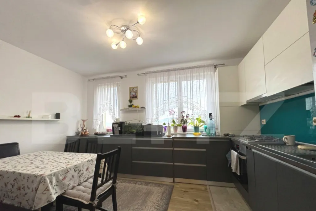 Apartament decomandat 2 camere 58mp balcon renovat zona