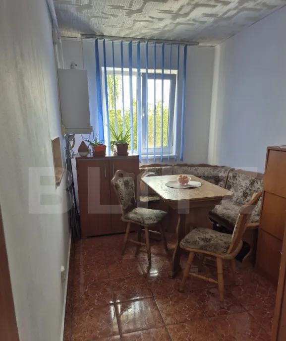 vanzare urgenta 3 camere in Florilor 41 mp parcar