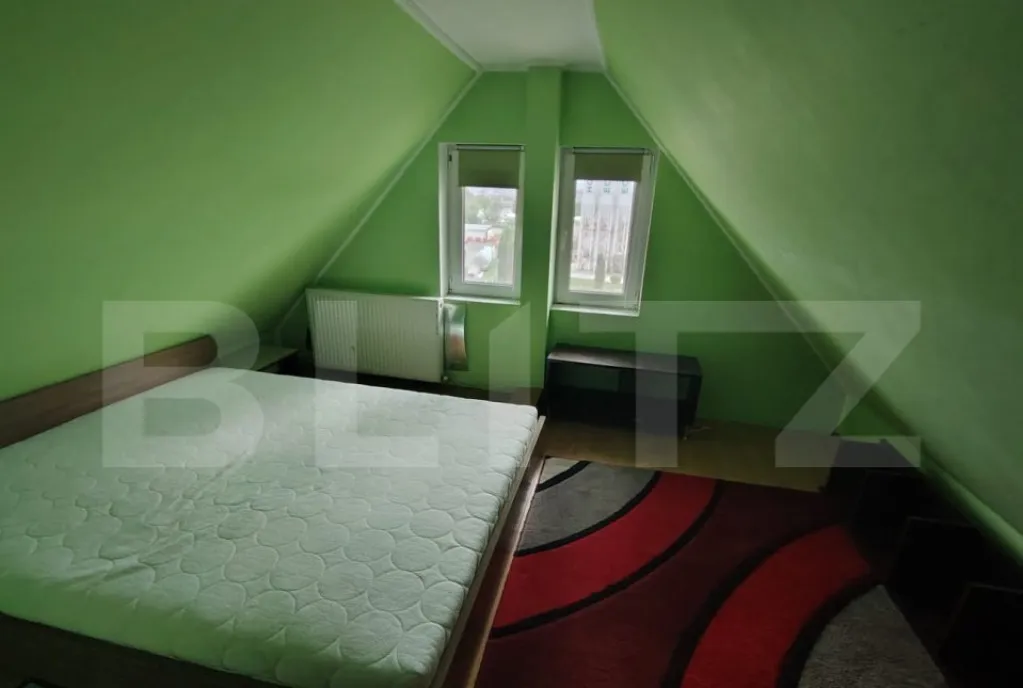 Apartament 3 camere 48 mp Etaj 3 Curte comuna si parc