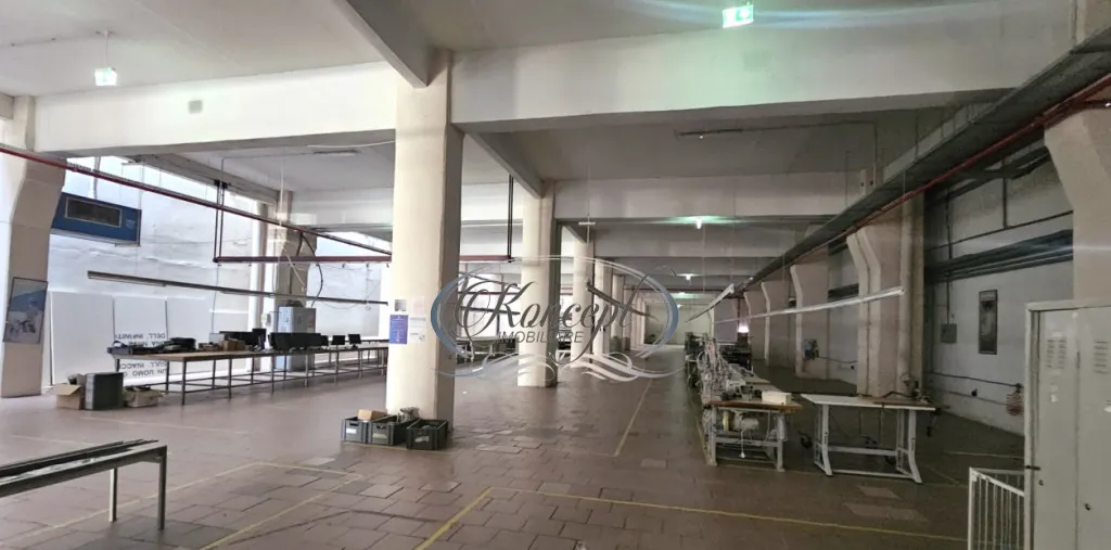 Spatiu industrial cu birouri pe Bulevardul Muncii