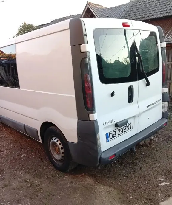 Opel Vivaro stare foarte buna 2 500 eur