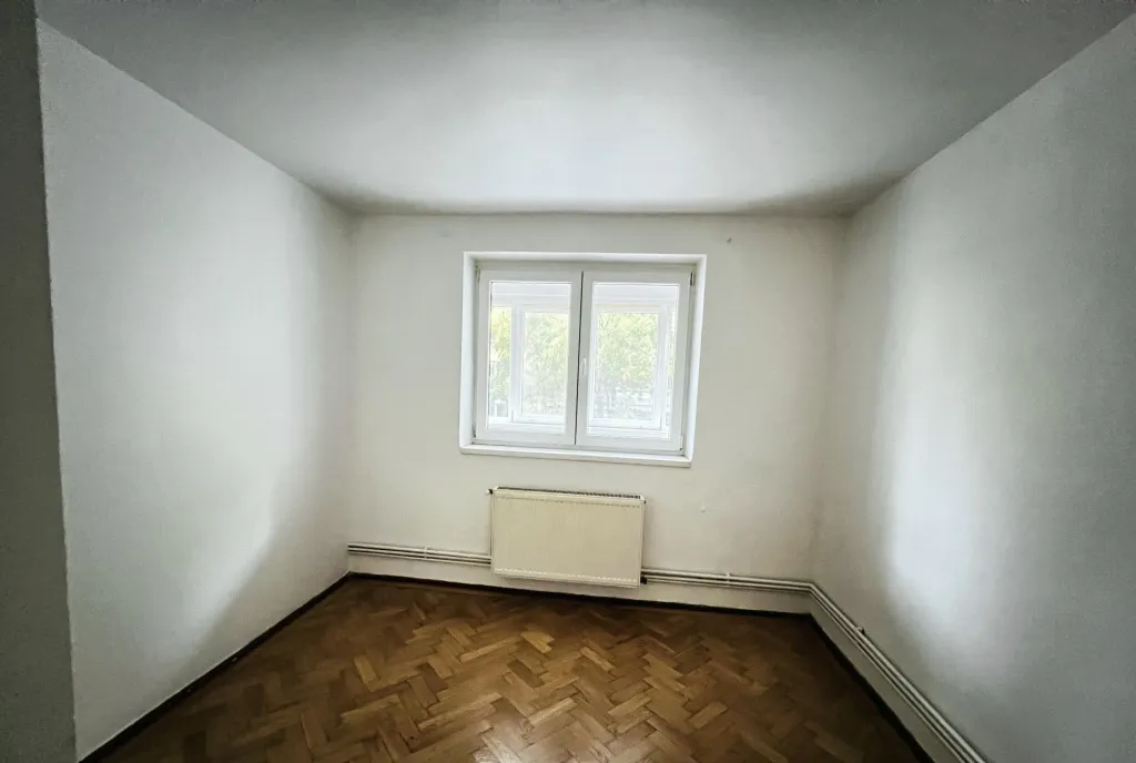 Apartament cu locatie excelenta 3 camere Crangasi Loc Par