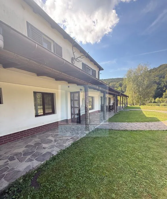 Complex Turistic activ 2 lacuri teren 16800 mp zona Valea Dobarlau