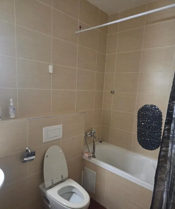 Particular inchiriez apartament 2 camere in Tampa Gardens