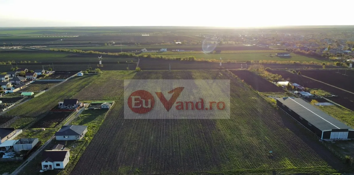 De vanzare teren intravilan cartier Maloo Vanatori 25E/mp